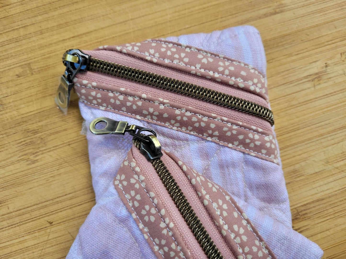 quilted glasses case, zipper detail