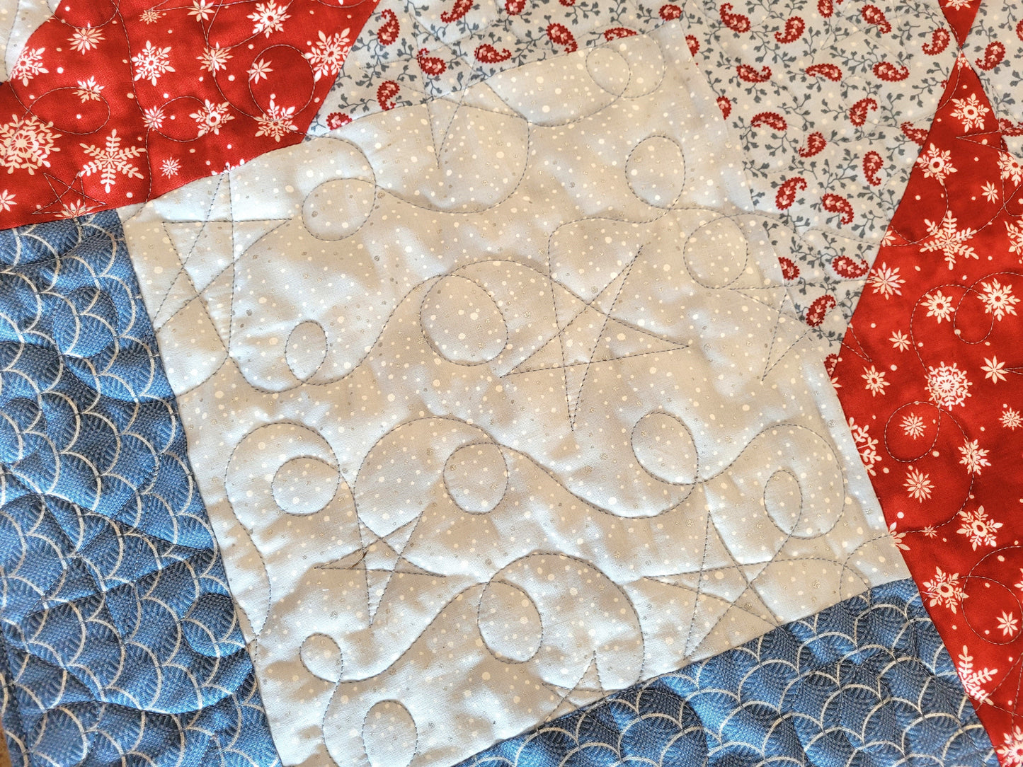 quilted tree skirt, close up view