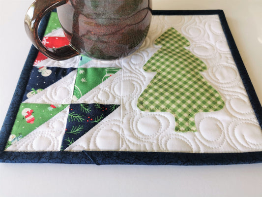 Snow Theme Quilted Mug Rug, Christmas Tree Mini Quilt, Holiday Desk Coaster, Teacher Gift, Santa Snack Mat