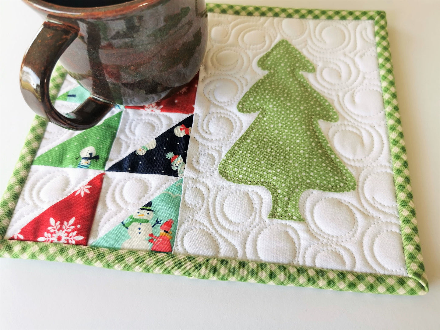 Christmas tree quilted mug rug